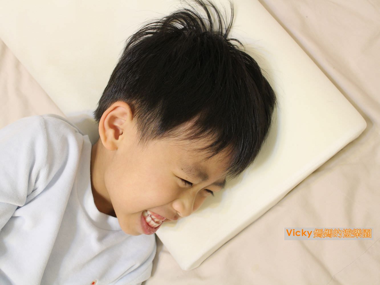 兒童記憶枕︱格蕾莎GreySa無毒環保記憶枕：兩段式枕頭超速系，讓孩子睡飽飽的小秘密