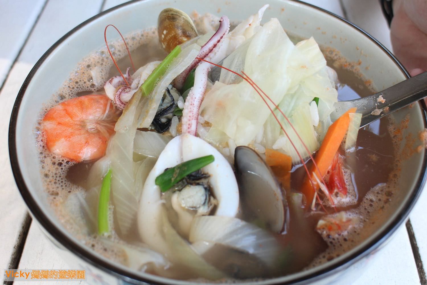 台南美食︱漁光島荳荳園：澎湃到絕對想不到，一碗飯湯有三隻蝦子、兩顆大蛤蠣、一隻透抽，用完餐還可做蚱蜢
