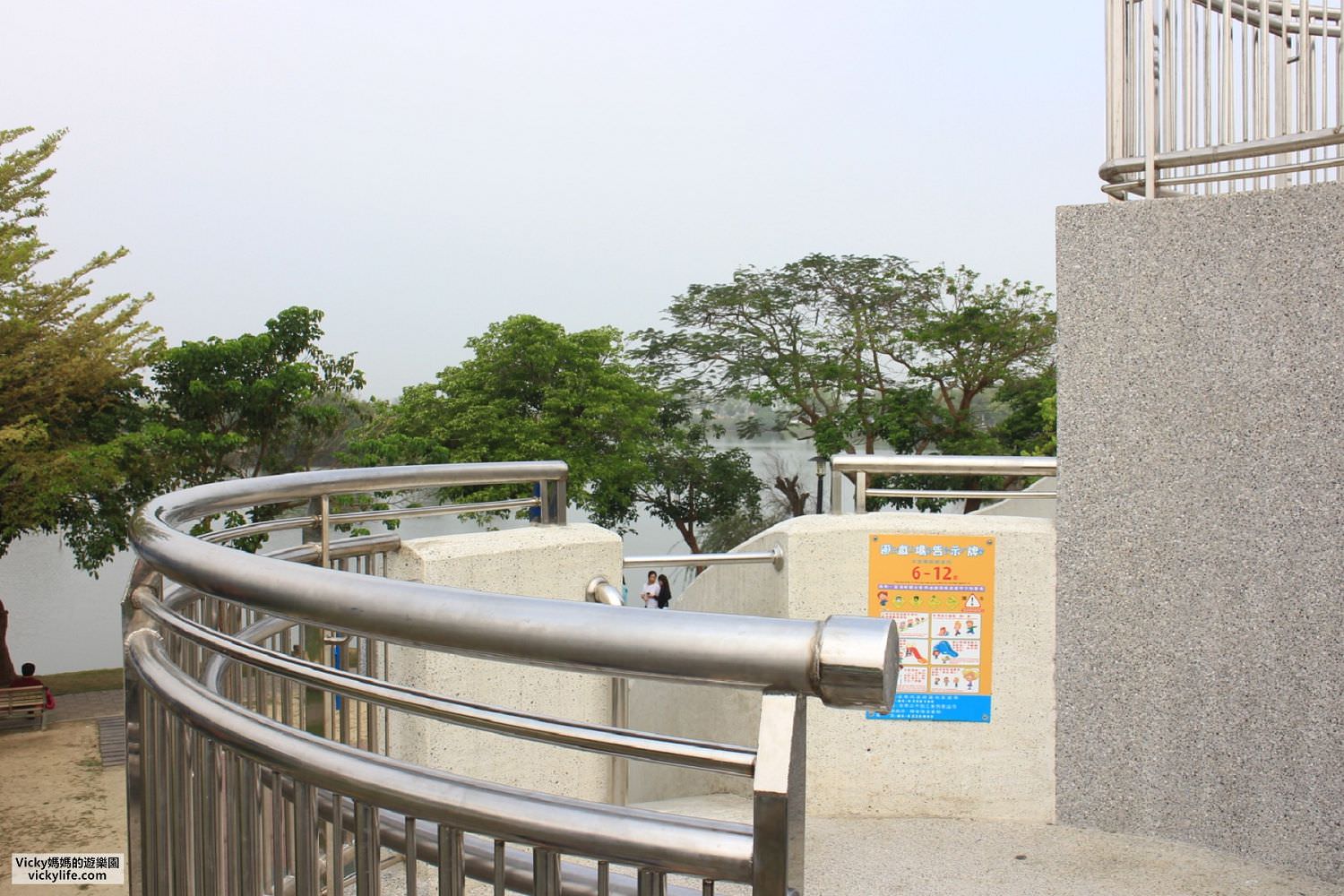 台南旅遊景點︱台南官田葫蘆埤自然生態公園：竟然有這麼高的滑梯和好走的吊橋，葫蘆埤真是踏青、野餐和賞火車的好去處（2022-04更新）