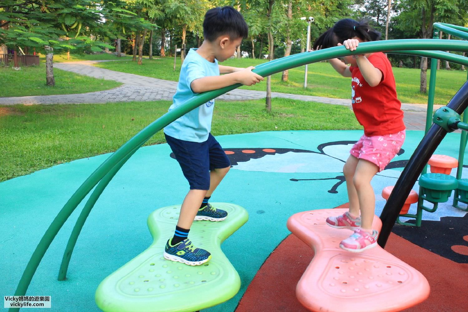 特色公園︱高雄金獅湖特色兒童遊戲場：以蝴蝶作畫的多樣性公園，有攀岩牆、吊單槓、攀爬繩網、轉盤、蛇版