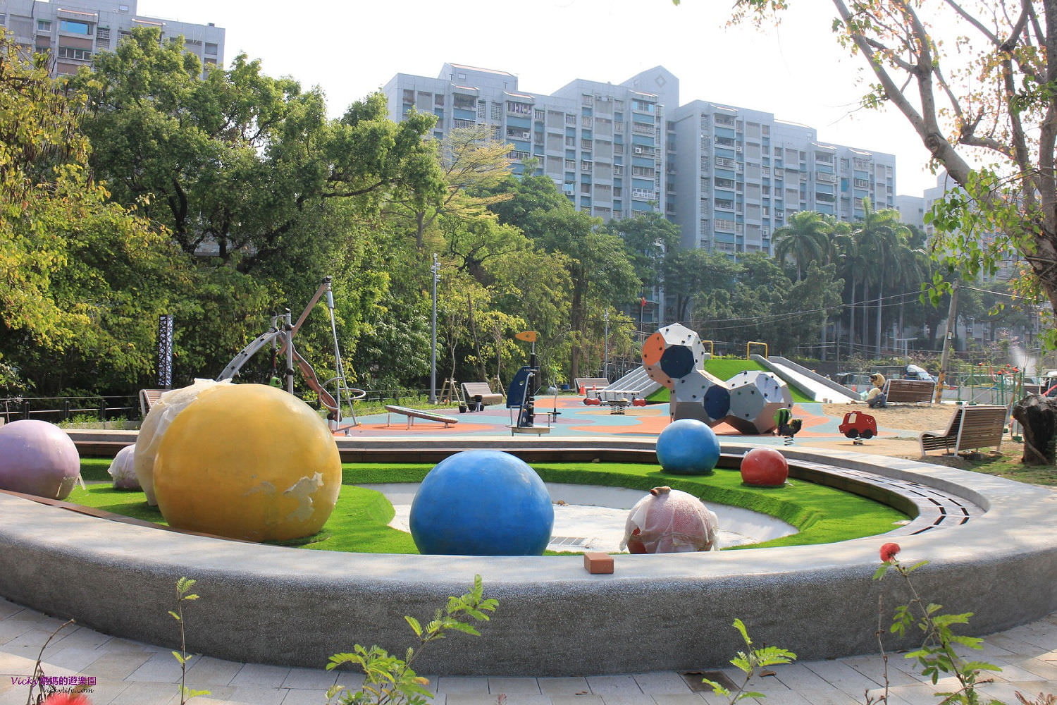 台南景點︱體育公園、竹溪水岸園區、水岸園區遊戲場、月見橋休閒好去處，還有浪漫洋紅風鈴木