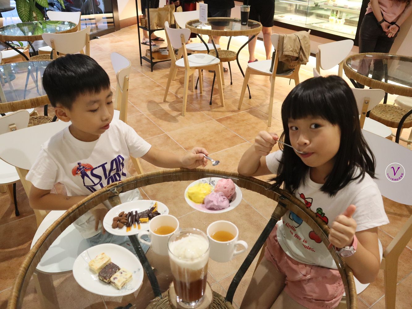 台南新餐廳︱阿信巧克力農場台南店：濃濃可可香，滿滿巧克力，經典冰淇淋