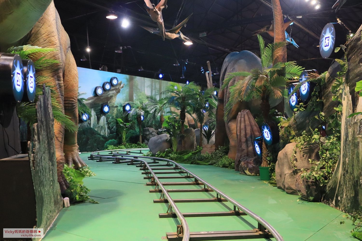 高雄展覽、活動︱侏羅紀Ｘ恐龍3.0：駁二特區搶搶滾活動，搭乘越野車到侏羅紀和恐龍一起奮鬥吧