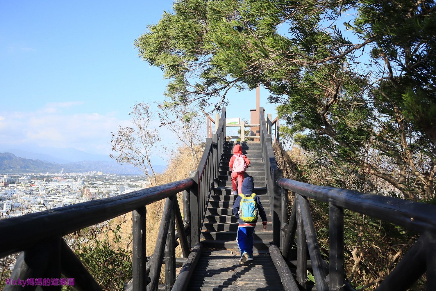 台東景點︱鯉魚山公園、步道：超親民步道，登高即可眺望太平洋、綠島和蘭嶼 @Vicky 媽媽的遊樂園