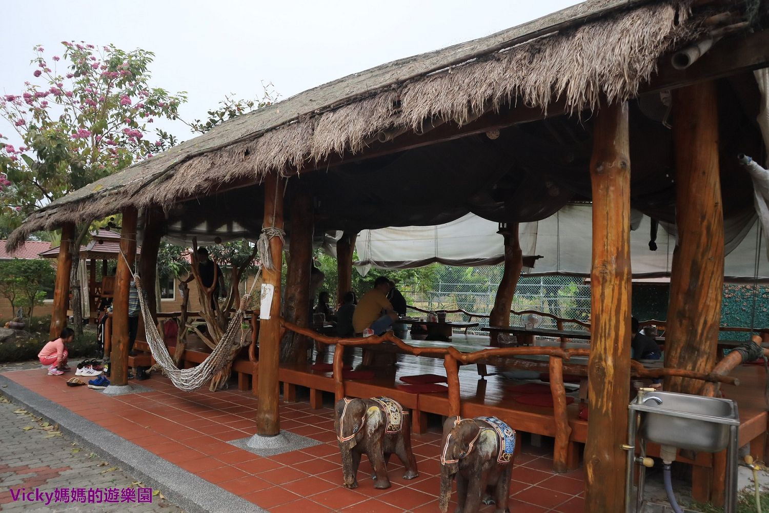 屏東景觀餐廳︱南洋風高腳屋：原汁原味的高腳屋餐廳，讓人彷彿置身於泰國