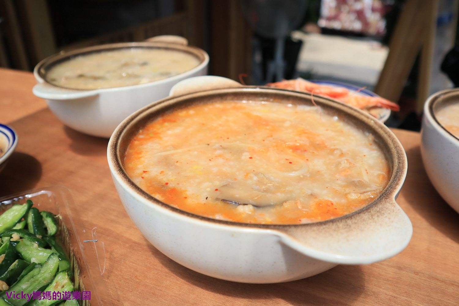 台南美食︱貫糜湯海鮮粥：一碗充滿職人精神的粥，招牌糜知音好澎湃，蔭瓜嫩雞蛤蜊粥好對味