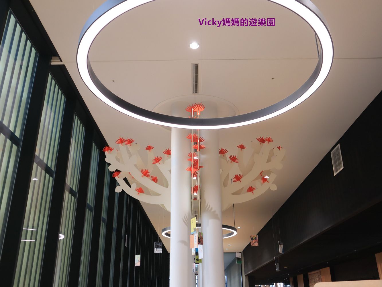 台南景點︱臺南市立圖書館總館：富有台南窗花意象，亦有像美術館般的藝術殿堂，這座圖書館真美
