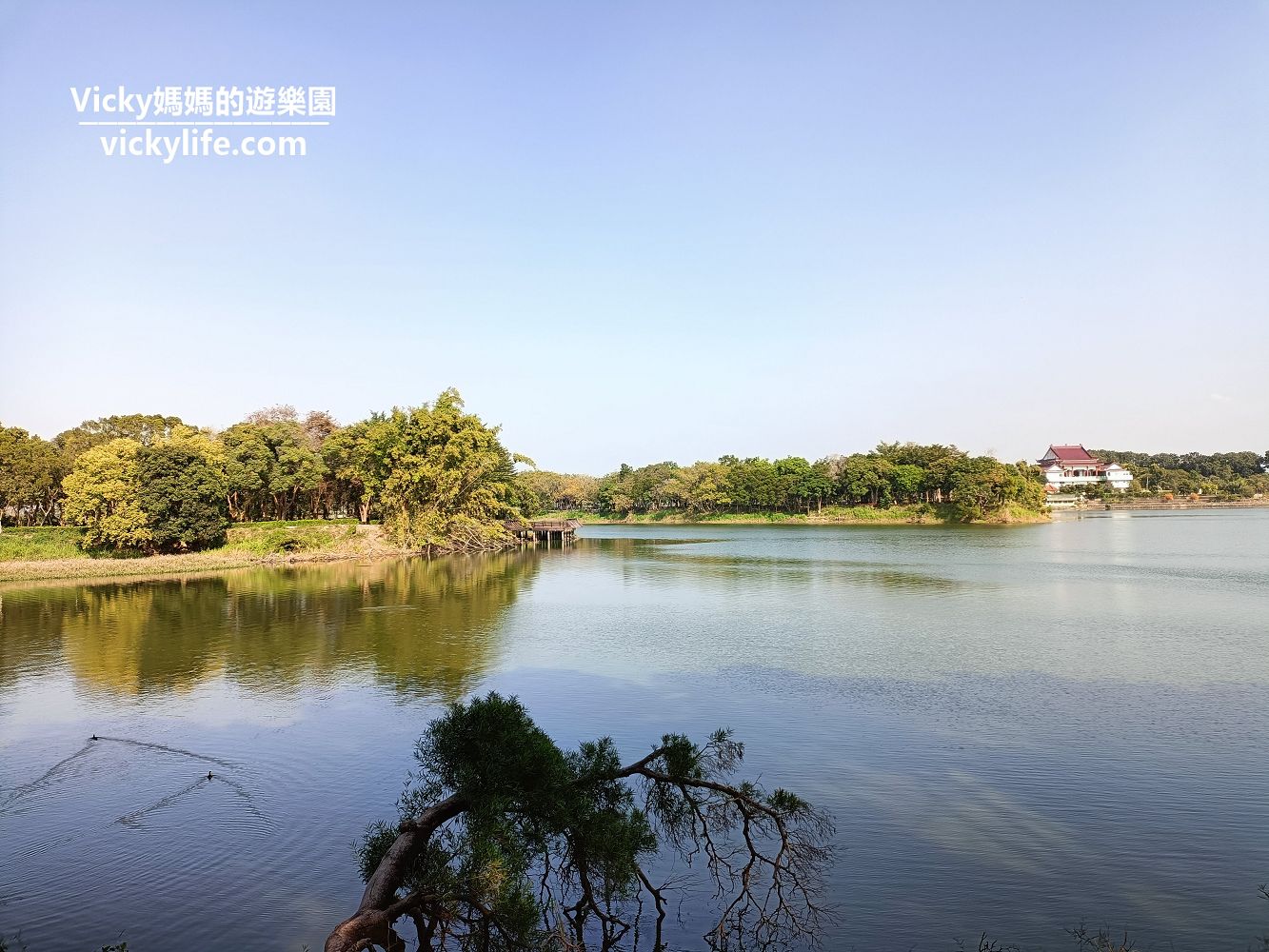 台南旅遊︱台南景點︱台南步道 小南海風景區：平緩的環湖步道，搭配美麗的景緻，輕鬆散步也能賞心悅目