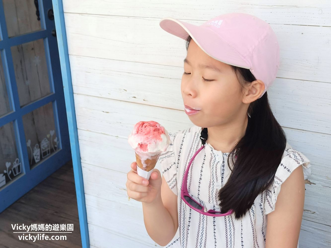 台南美食︱台南冰淇淋︱安平 六月三十義式手工冰淇淋：這是藝術品！幾以亂真玫瑰花冰淇淋好賞心悅目，也好好吃