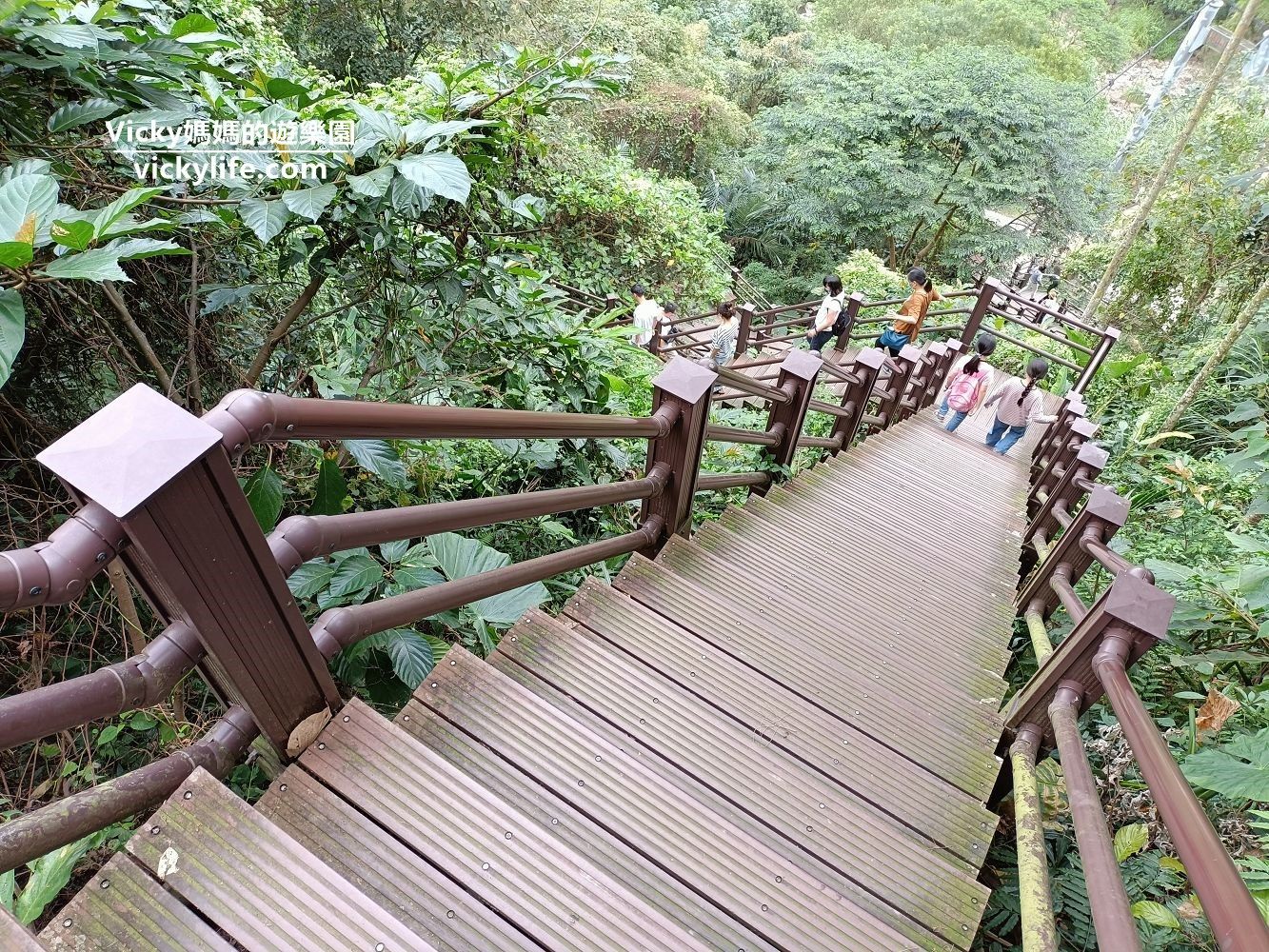 雲林景點︱華山土石流教學園區：免門票空氣又好，一次走華山小天梯和情人橋兩座吊橋好輕鬆