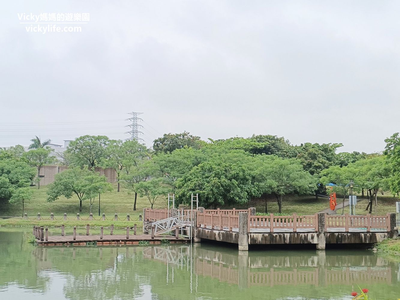 台南景點︱新市 迎曦湖：台南科學園區內的好風景，散步好去處，還可欣賞期間限定花旗木