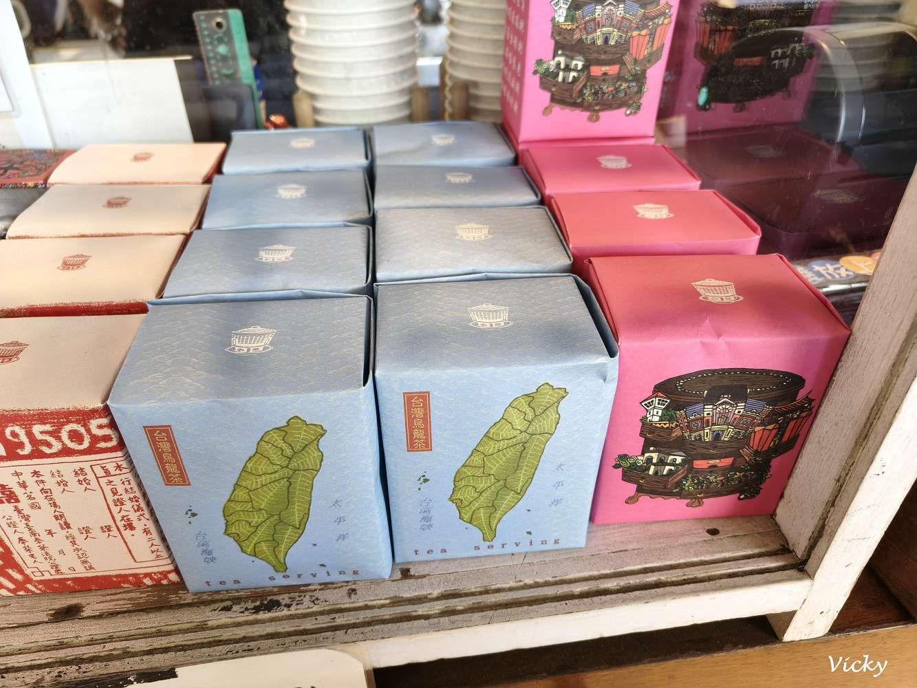 台南飲料︱奉茶來恁兜公園總店：就愛這茶味，香濃而淡雅，喝了會回甘，茶葉店泡的茶就是不一樣，霜乳系列必喝