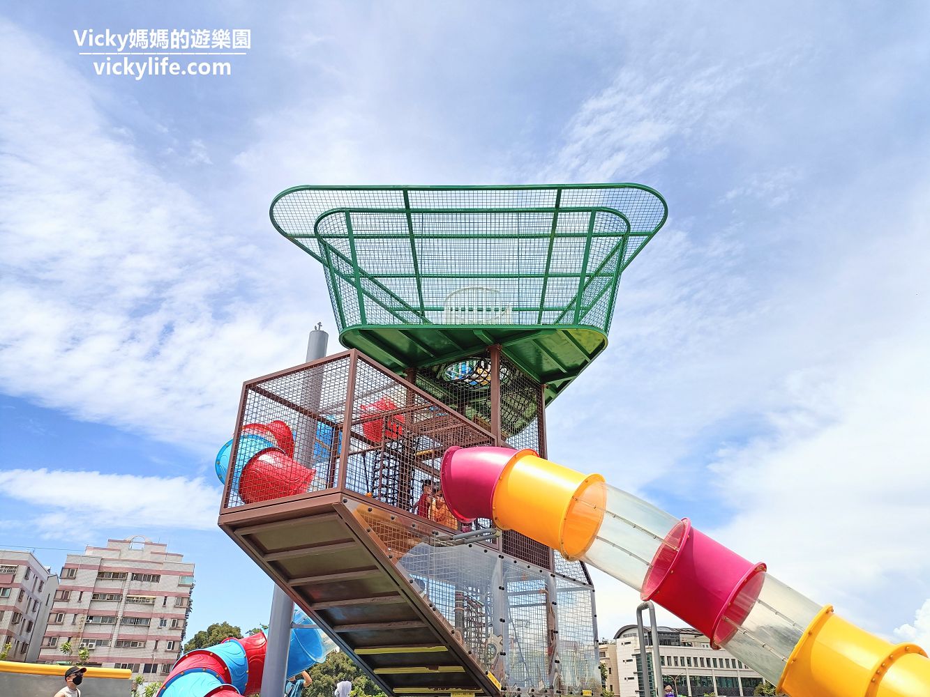 台南親子︱健康綠洲公園：大船來了！三層樓高透明旋轉滑梯超刺激，還可登上瞭望台賞風景