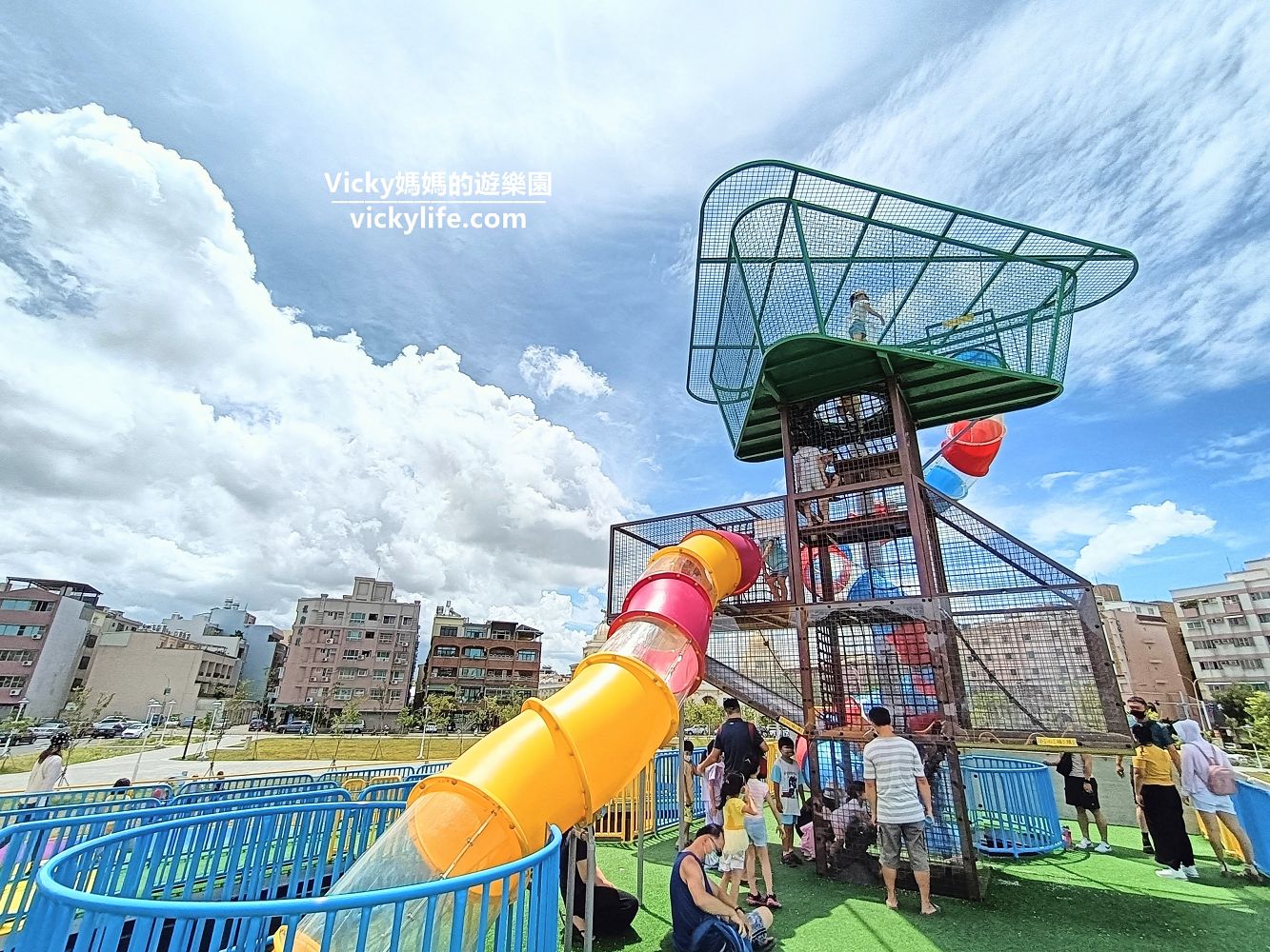台南親子︱健康綠洲公園：大船來了！三層樓高透明旋轉滑梯超刺激，還可登上瞭望台賞風景
