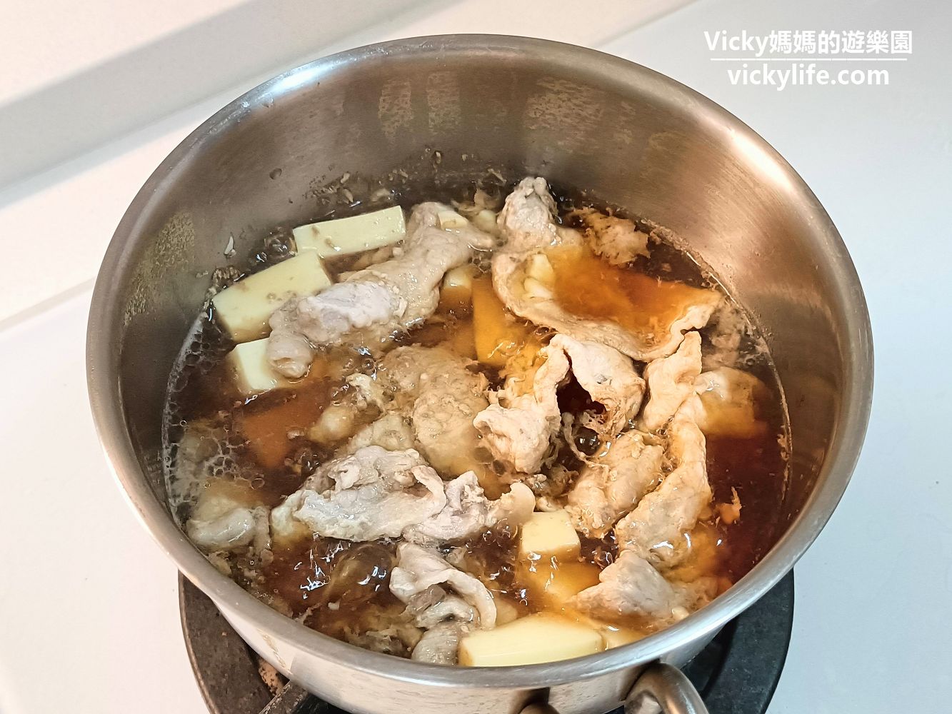 簡易料理︱豆腐燒肉：超簡單家常料理，新手也能上手，香氣十足且入味，一鍋到底好配飯