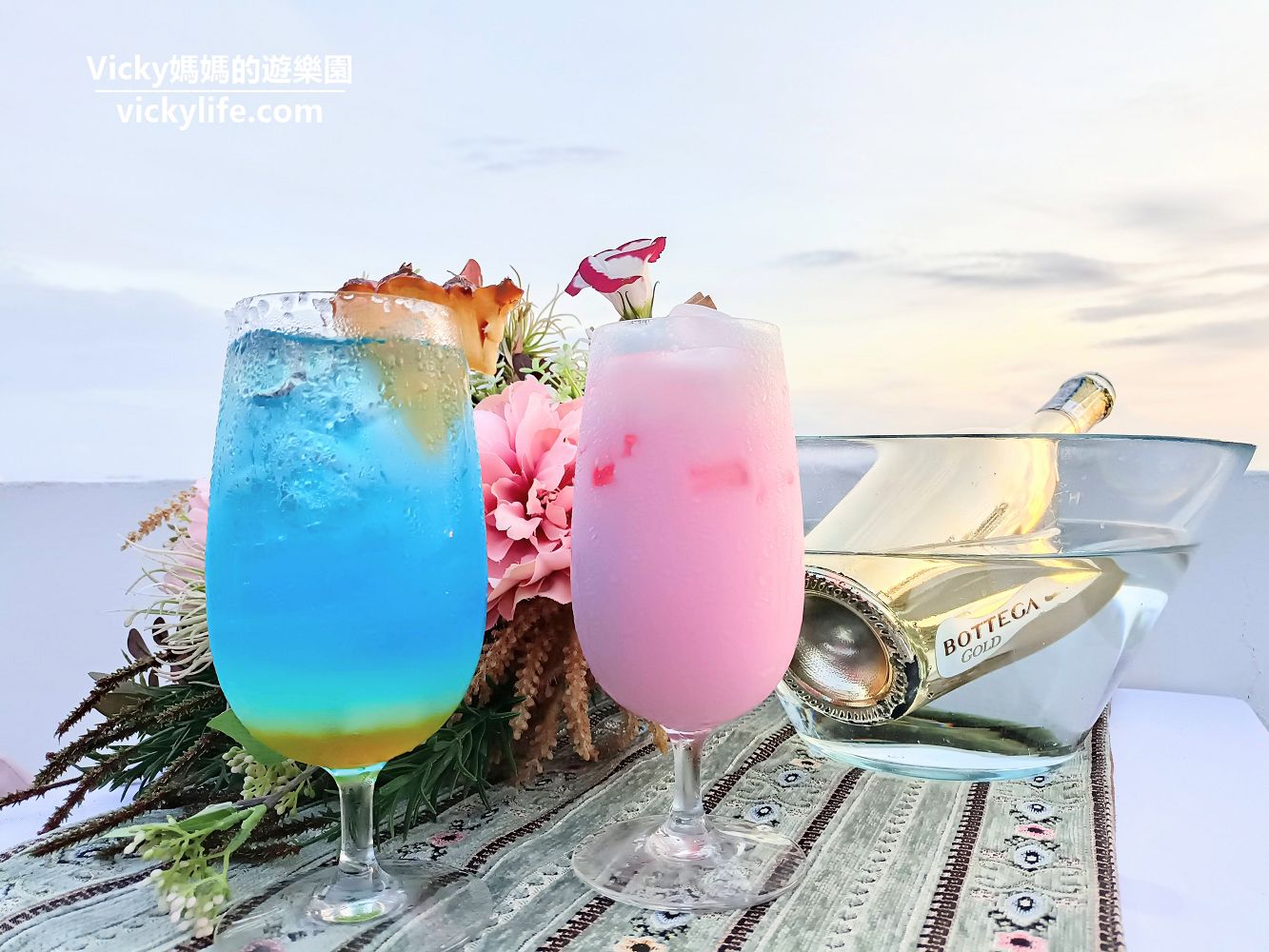 高雄景觀餐廳︱瑪莎咖啡海灣柴山館：看海拍照，有小希臘之稱的餐廳來了（附菜單）