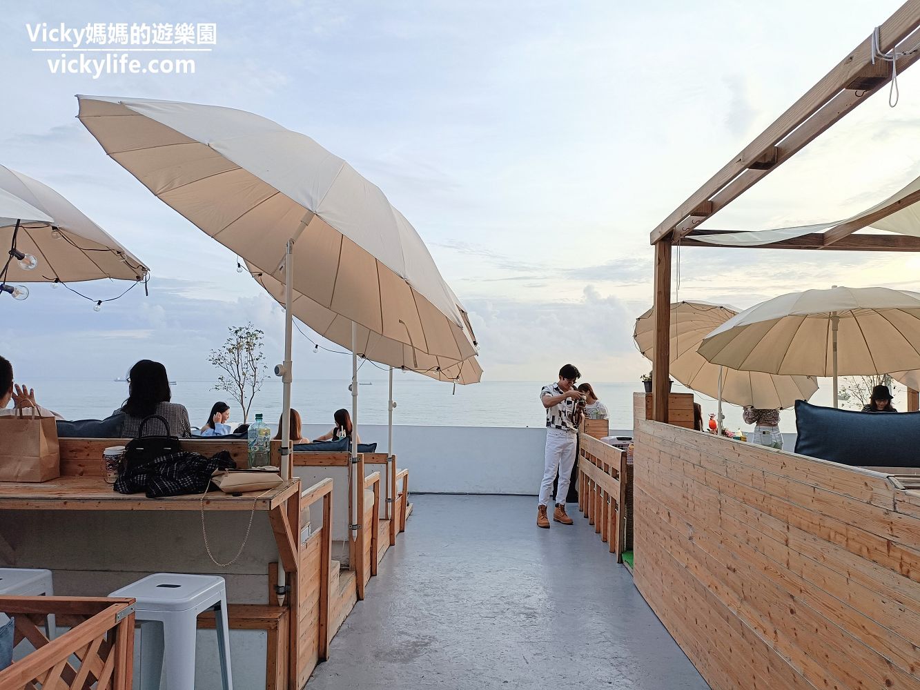 高雄景觀餐廳︱瑪莎咖啡海灣柴山館：看海拍照，有小希臘之稱的餐廳來了（附菜單）