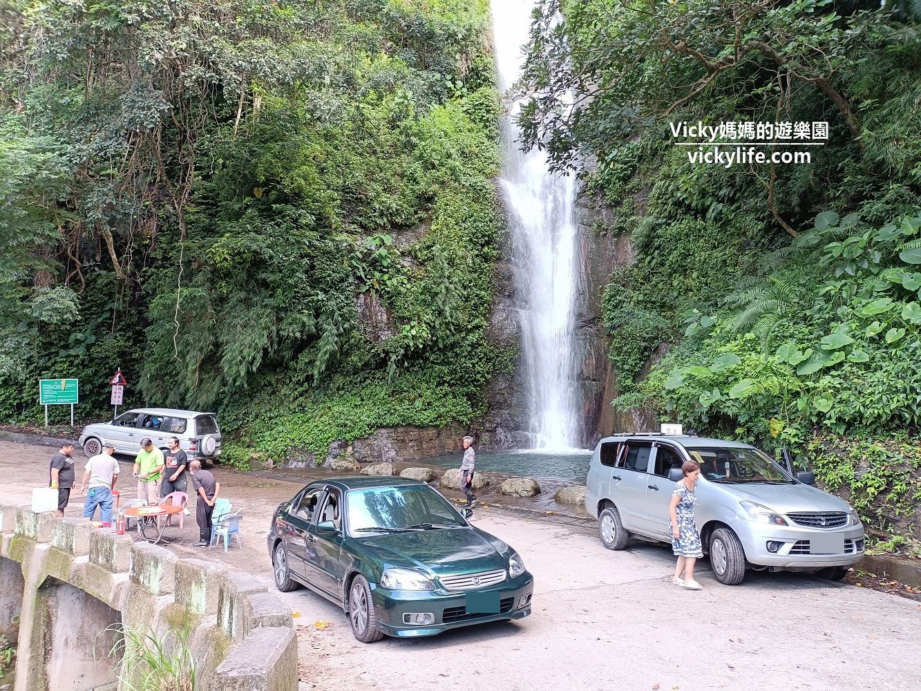 台東景點︱知本林道瀑布：車子直達不用走路，瀑布下享受天然冷氣和滿滿負離子