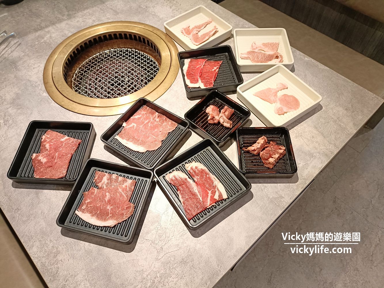 台南第一間 肉次方 燒肉放題 台南府前店：小孩吃一口就豎起大拇指，說肉質好棒棒，附菜單(2024-07更新)