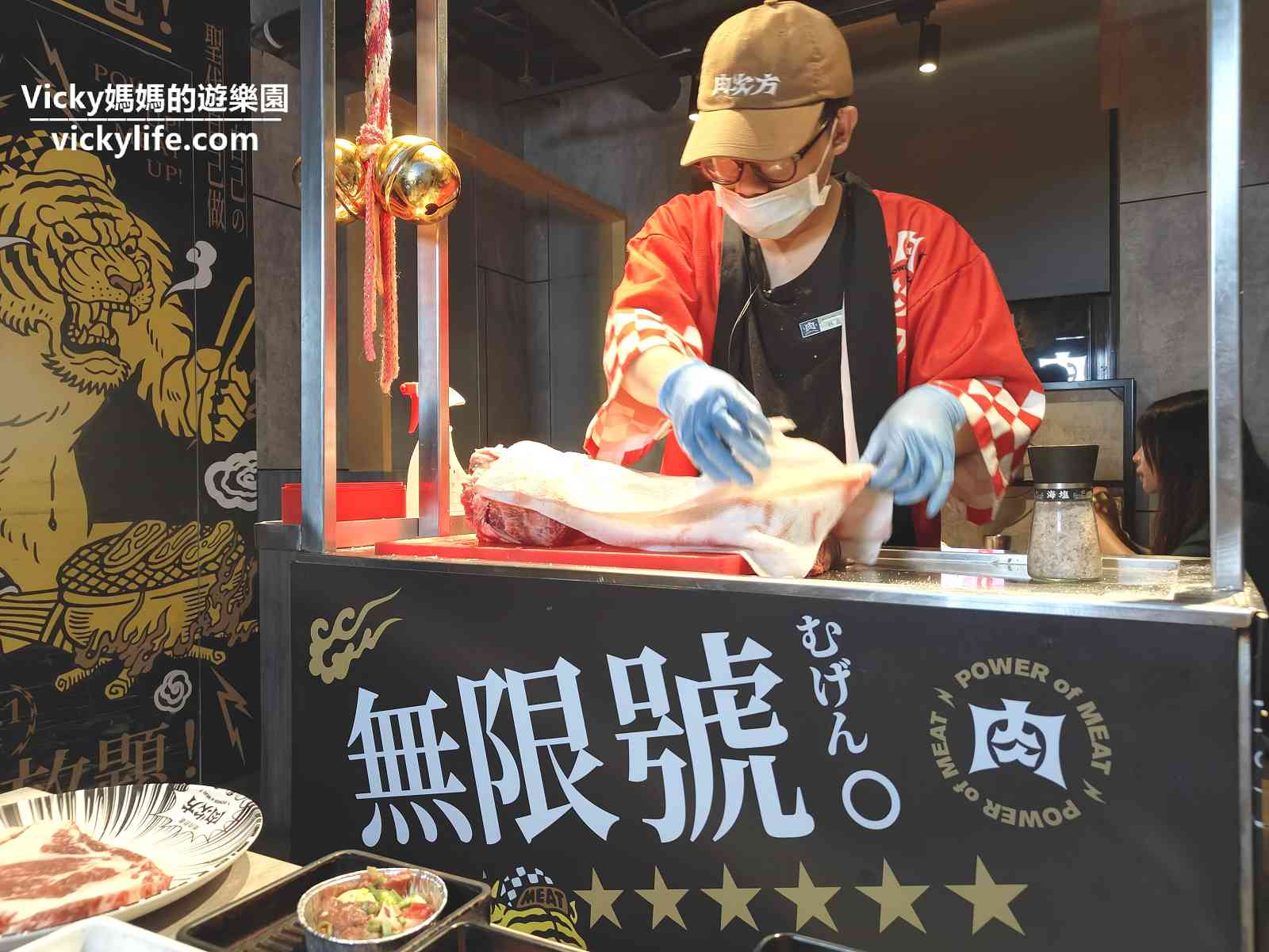 台南第一間 肉次方 燒肉放題 台南府前店：小孩吃一口就豎起大拇指，說肉質好棒棒，附菜單(2024-07更新)