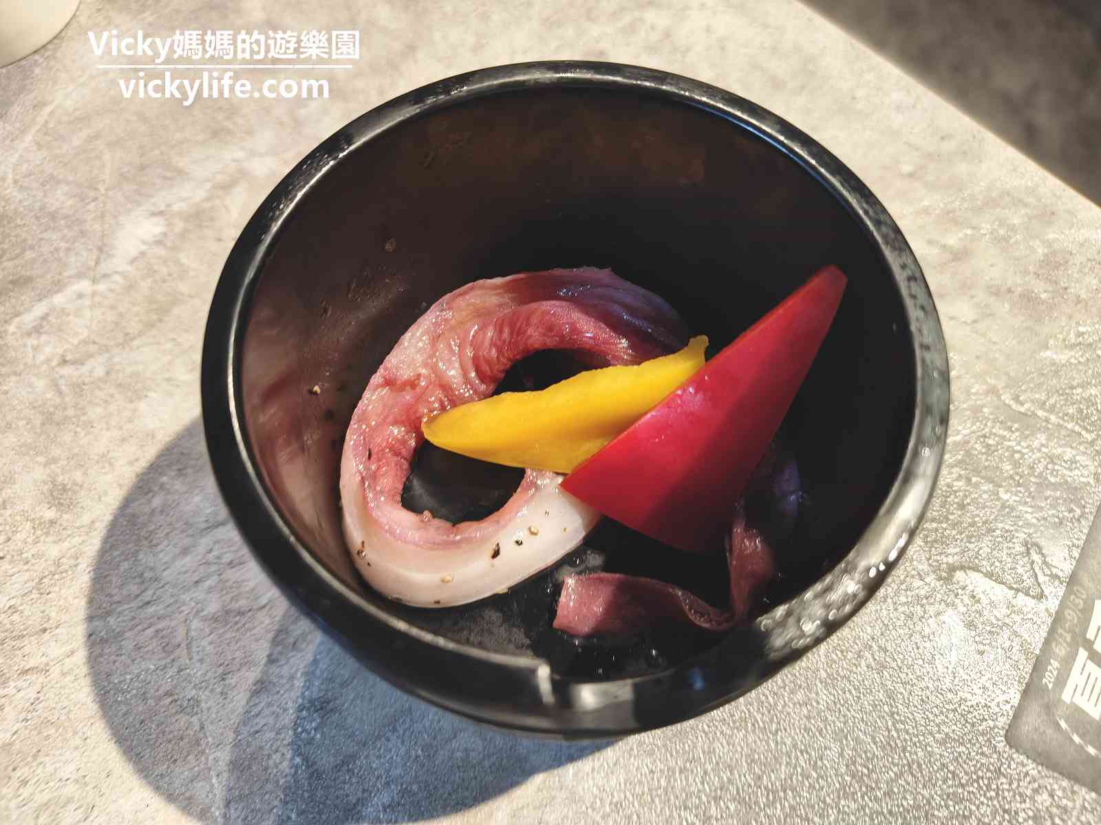台南第一間 肉次方 燒肉放題 台南府前店：小孩吃一口就豎起大拇指，說肉質好棒棒，附菜單(2024-07更新)