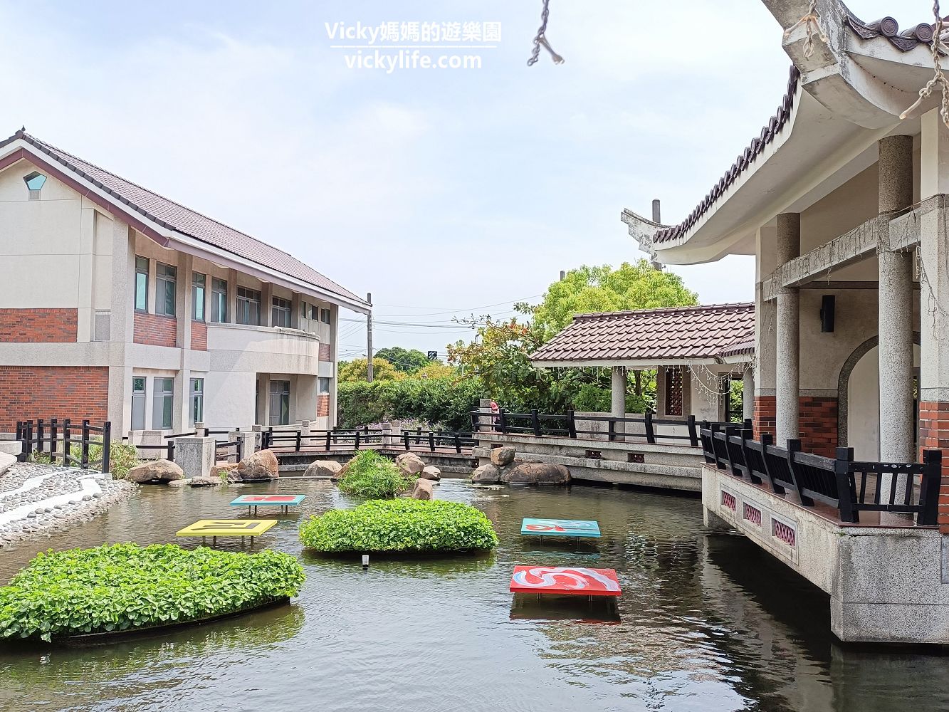 台中景點︱台中市港區藝術中心:免費隱藏版閩南合院風格超好拍,還可餵魚和野餐 @Vicky 媽媽的遊樂園