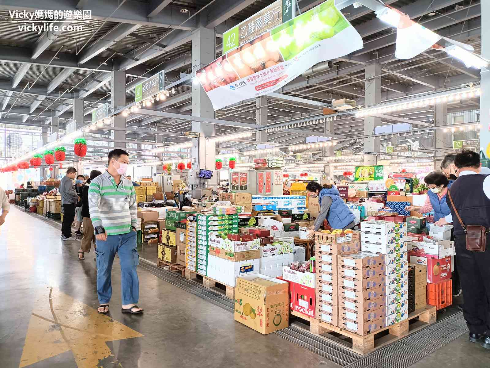 全台最美菜市場|台南新化果菜市場：批發市場的Costco就位在丘陵間，買水果還可以賞景，讚到不行啊