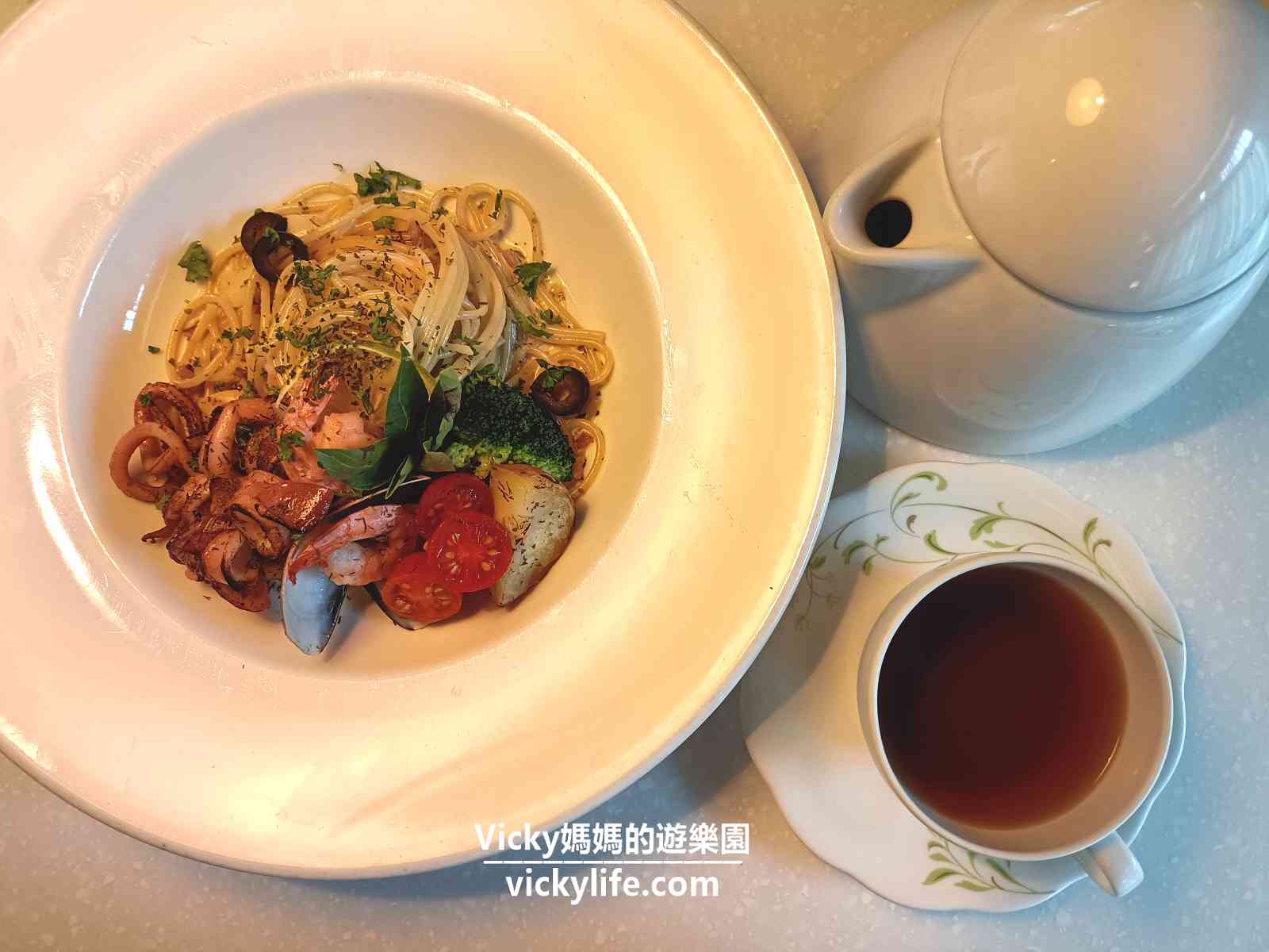 台南美食|ORO咖啡竹溪店：隱藏在豪宅間的老字號早午餐，從空間到餐點無一不精緻的餐廳才能屹立不搖啊