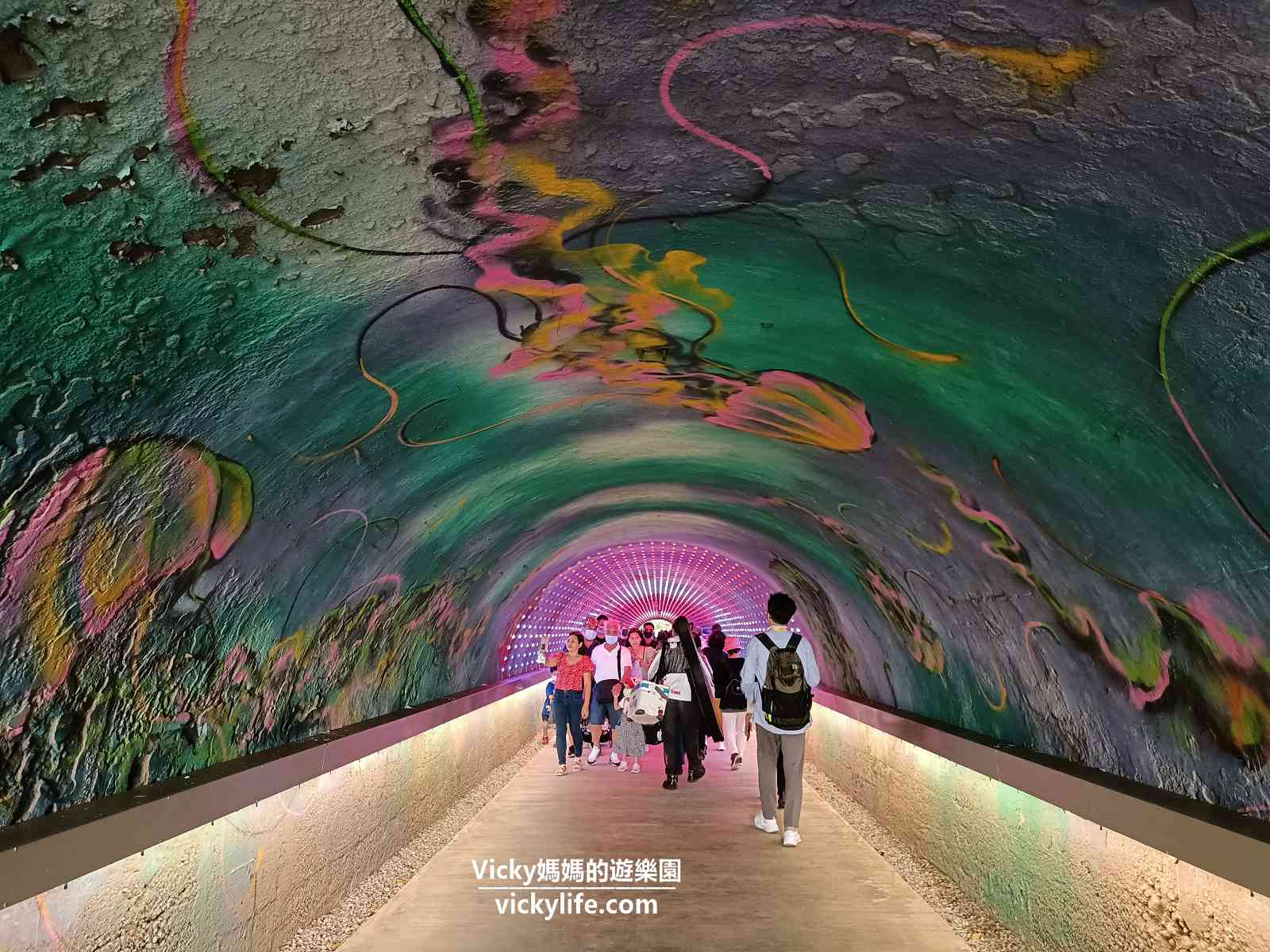 高雄旗津星空隧道：輕鬆漫步海底隧道，閃耀夜空實在太浪漫，會讓人拍不停