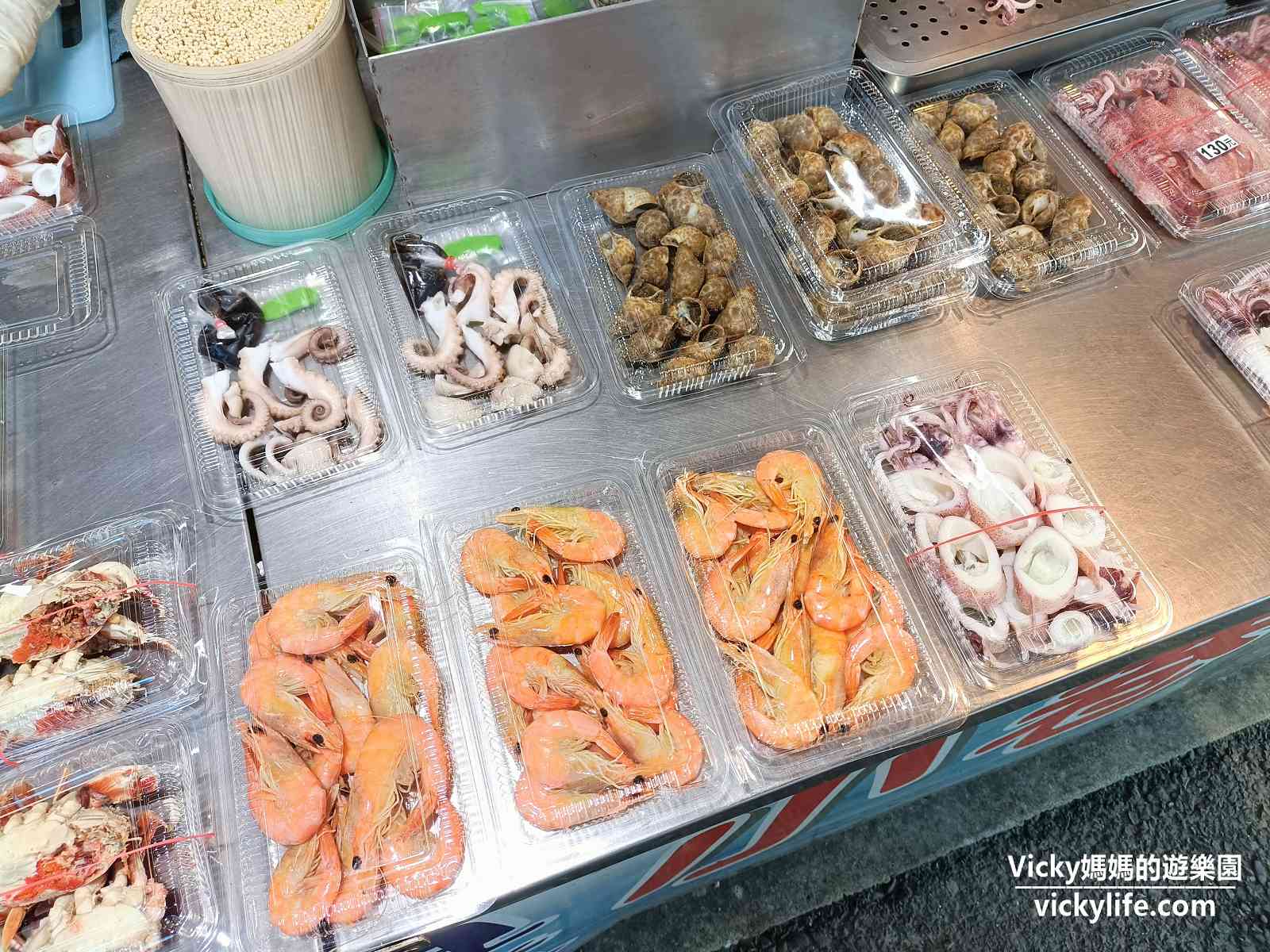 高雄景點|興達港觀光漁市：美食大匯集，花枝丸和海鮮餐盒一定要吃起來（美食地圖）