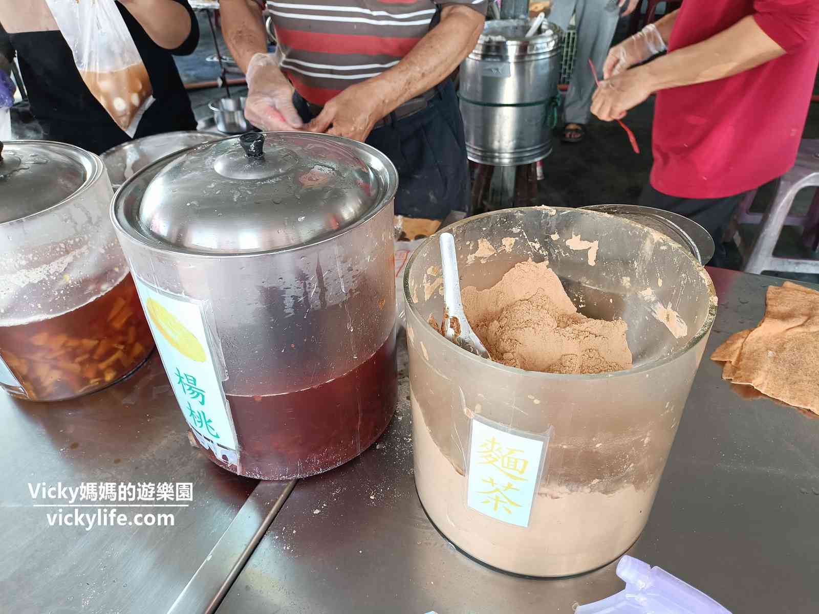六甲媽祖廟剉冰：到台南六甲這一味必吃，加了麵茶的剉冰是一等一的美味