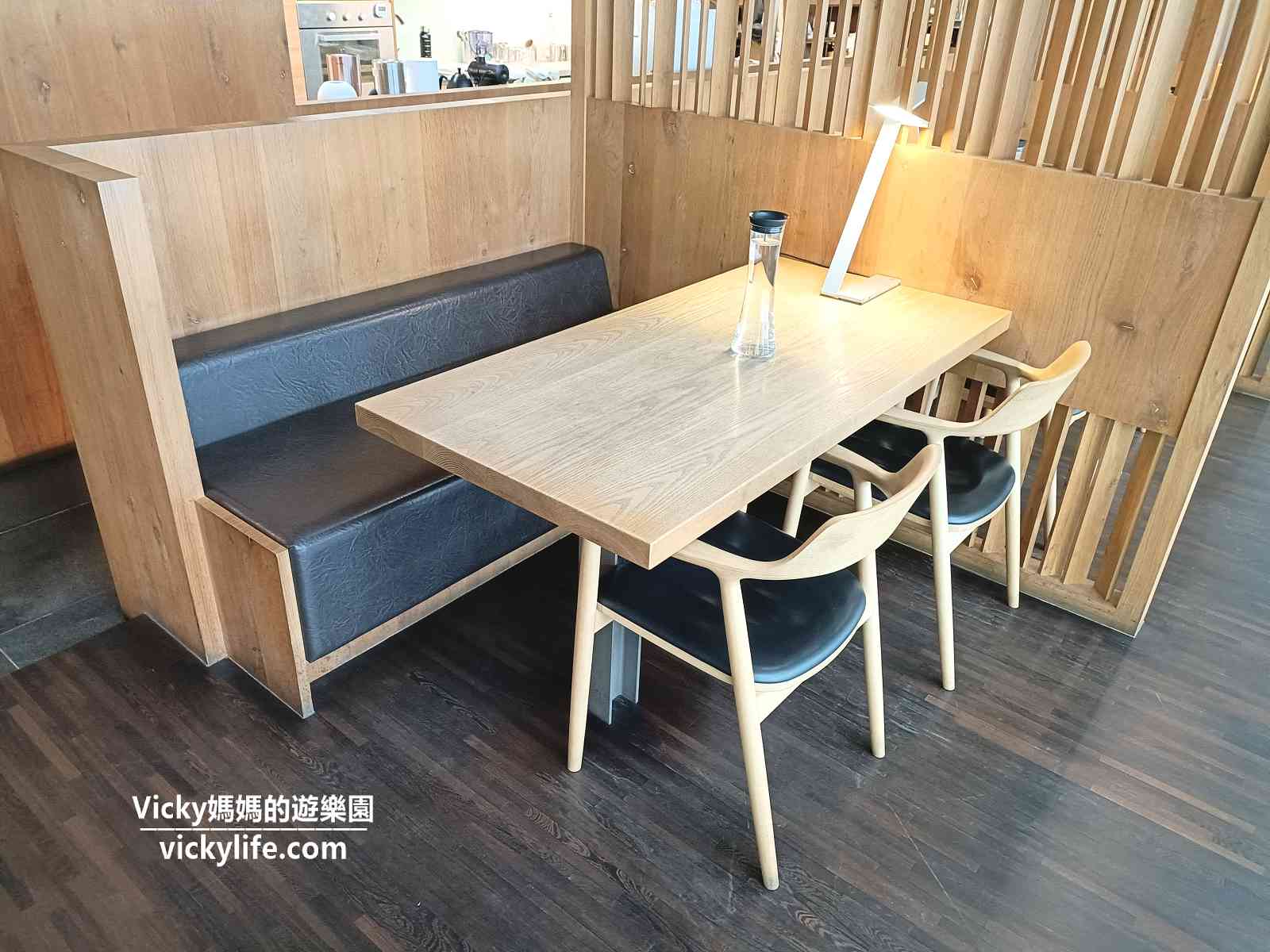 台南早午餐︱東區虫二咖啡：隱身於府都建設豪宅內的咖啡館，用餐還能欣賞水池美景(菜單)