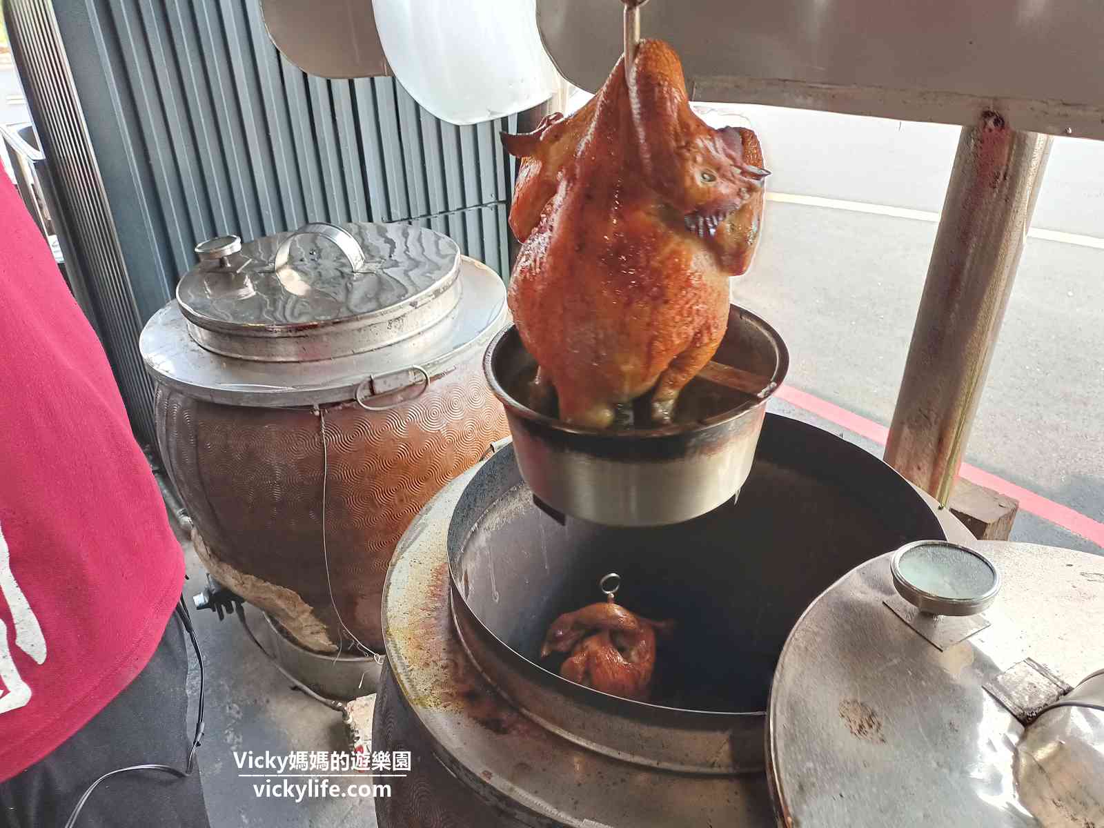 台南聚餐︱竹香園甕缸雞安平店：酥脆甕缸雞，滿滿手路菜，吃過都說讚，家庭聚餐或公司聚會都合適(菜單 )