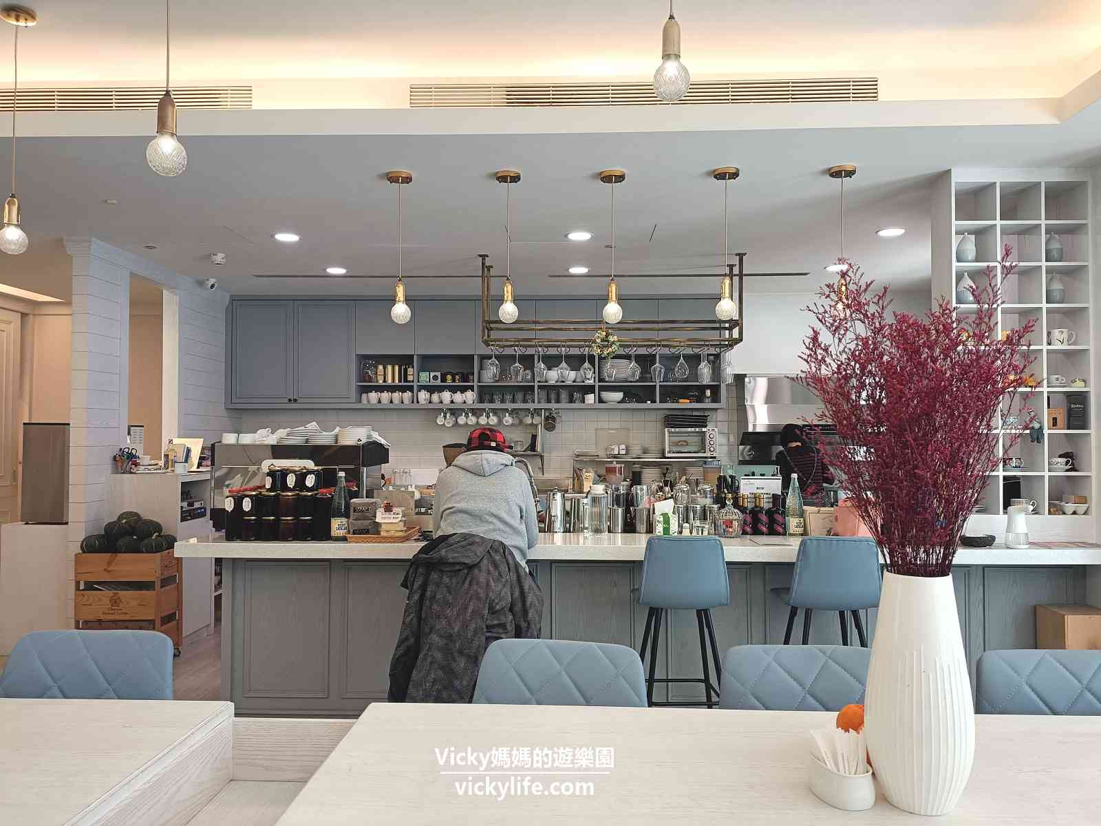 台南東區早午餐︱Yum Yum Café：崇誨巿場旁，輕奢歐風餐廳，現點現做超美味(菜單)