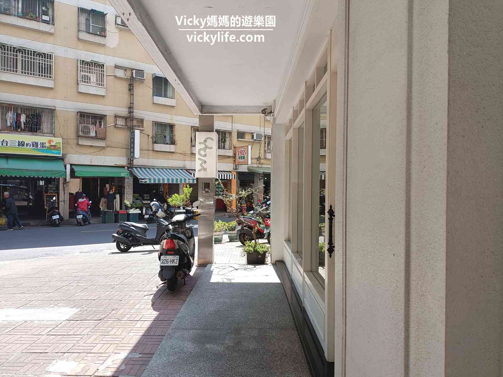 台南東區早午餐︱Yum Yum Café：崇誨巿場旁，輕奢歐風餐廳，現點現做超美味(菜單)