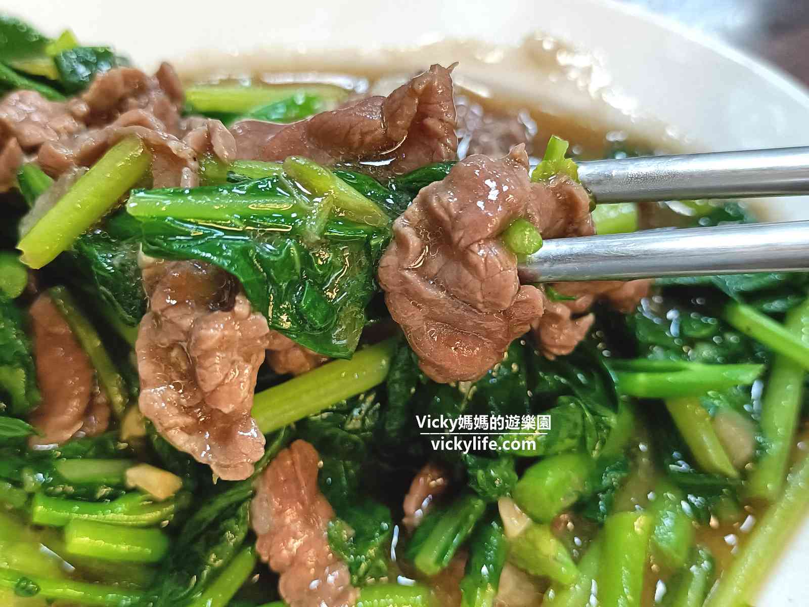 台南牛肉湯推薦︱助仔牛肉湯：在地人推薦的牛肉湯，用餐空間大有冷氣，且窗明几淨(菜單)
