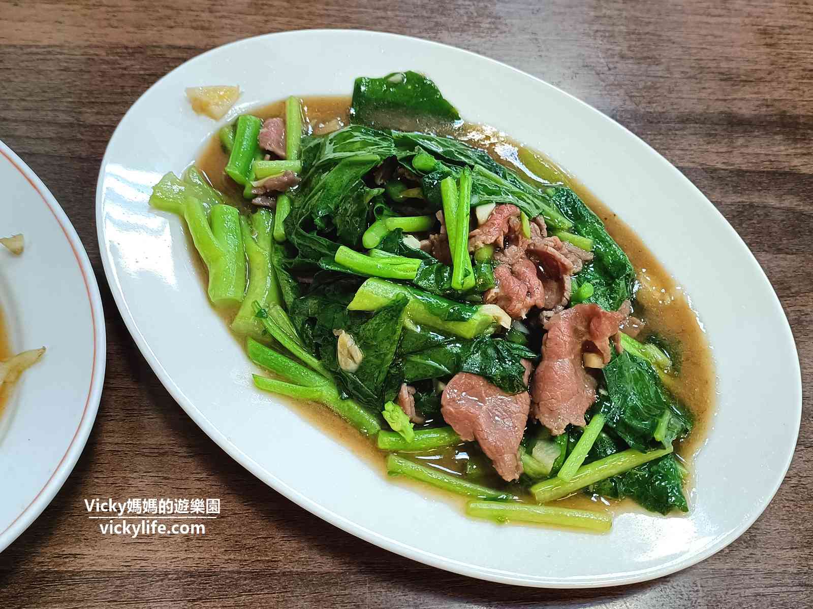 台南牛肉湯推薦︱助仔牛肉湯：在地人推薦的牛肉湯，用餐空間大有冷氣，且窗明几淨(菜單)