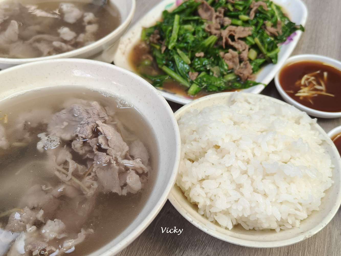 台南火車站美食︱老曾羊肉:台南人都知道,芥藍炒羊肉和當歸羊肉湯必點(菜單) 台南火車站美食︱老曾羊肉:台南人都知道,芥藍炒羊肉和當歸羊肉湯必點(菜單)