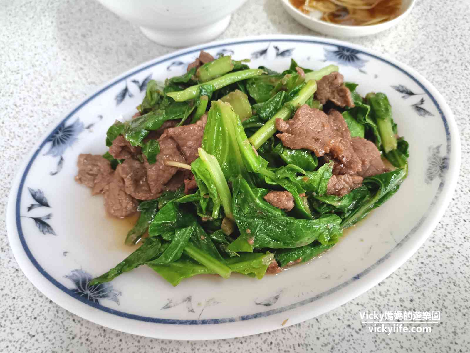 台南美食︱阿牛牛肉湯：南紡購物中心附近從早餐賣到消夜的牛肉湯店，牛肉湯和芥藍炒牛肉一定要點起來(菜單)