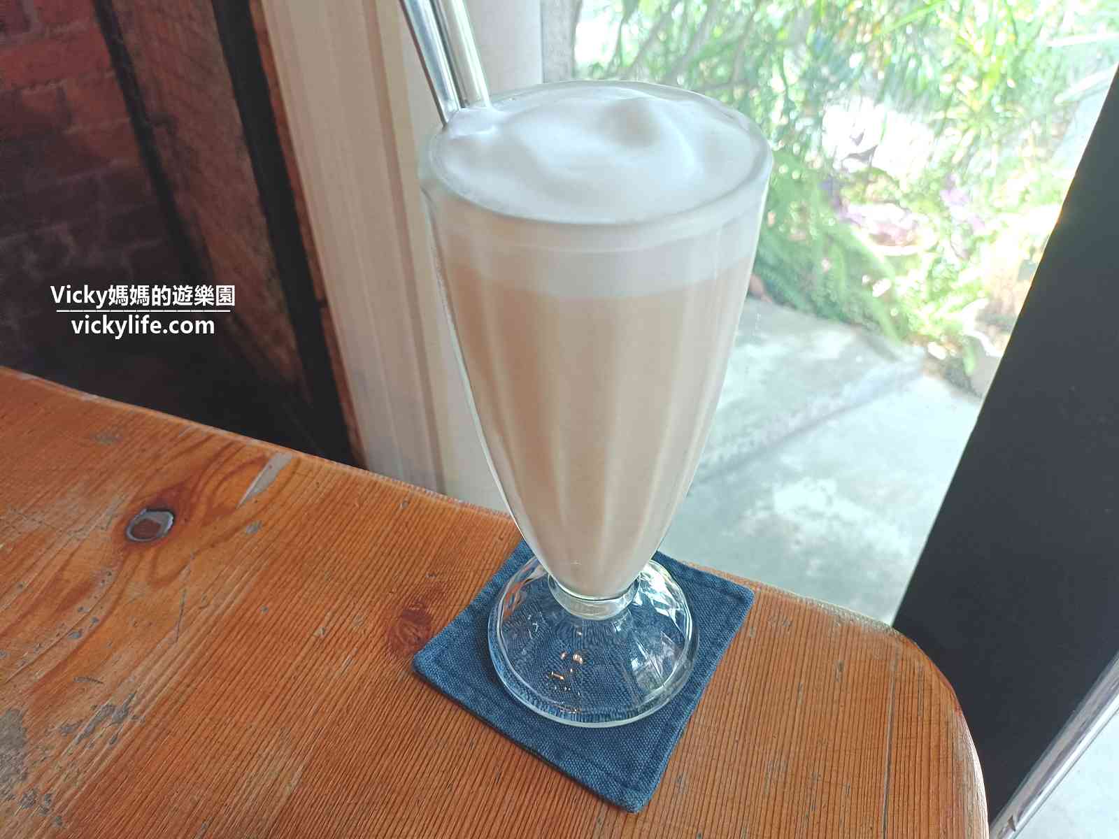 台南咖啡︱a Room房間咖啡：巷弄內的世外桃源，成大人的愛，一旁還有好吃的Maki甜甜圈(菜單)