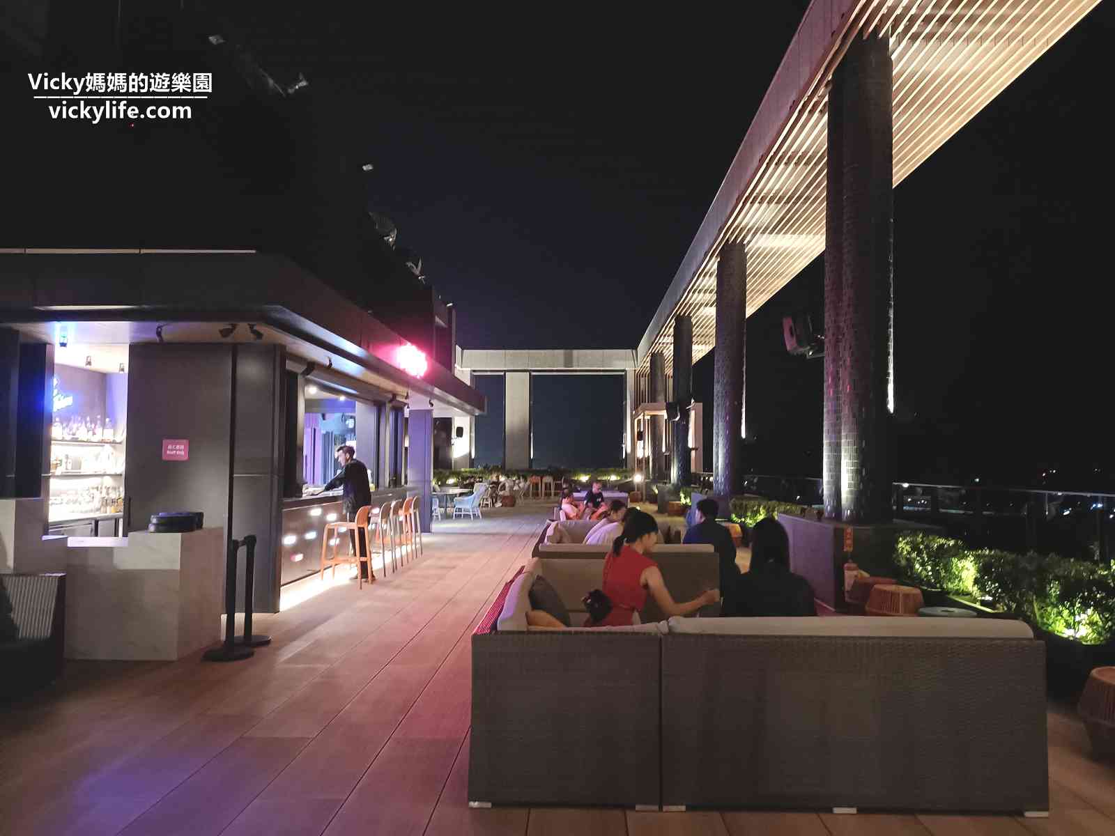 台南住宿︱台南安平雅樂軒酒店：面對億載公園、安平海景的新潮酒店，在微風中享受270度環景高空酒吧的夜色真是浪漫啊