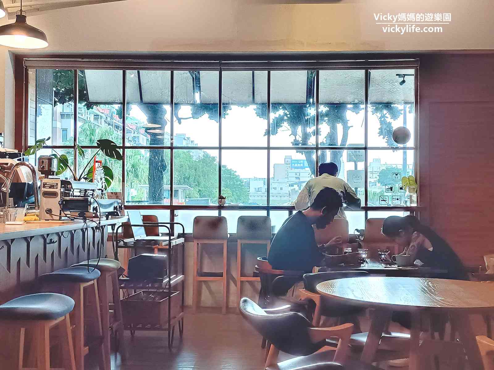台南東區早午餐︱巷隅咖啡：文化中心附近的職人手沖咖啡，喝咖啡喝茶用餐都合適，也有咖啡教學和場地出租服務(菜單)
