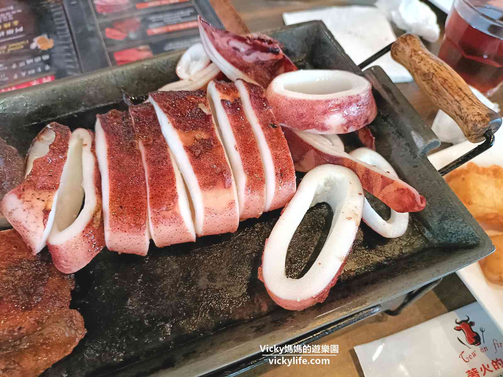 高雄吃肉︱著火的牛阿根廷烤肉： 熟成牛排、原味炭烤、現切現吃，來這邊就盡情享受吃肉吃到飽的滿足感(菜單)