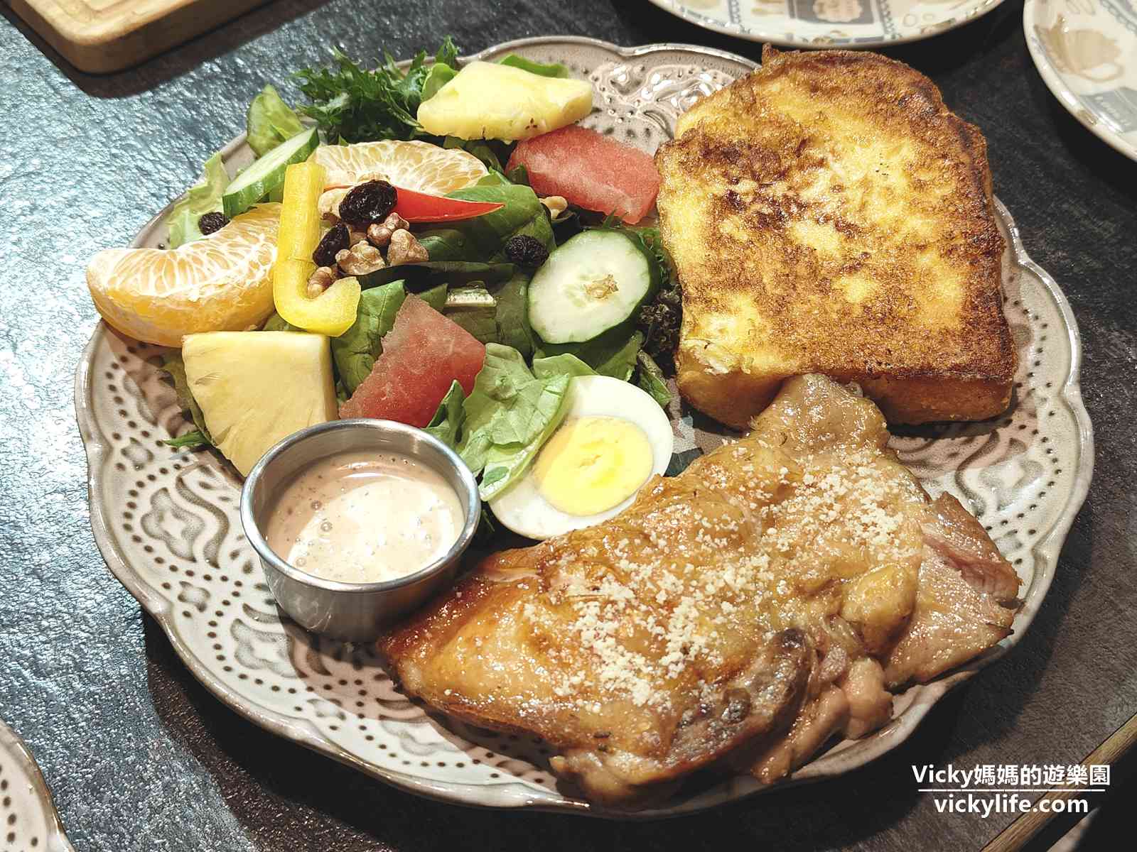 台南 漫漫弄(菜單)：隱身南區的森林系老宅餐廳，供應早午餐、漢堡、義大利麵、鬆餅和咖啡等，還可擼貓