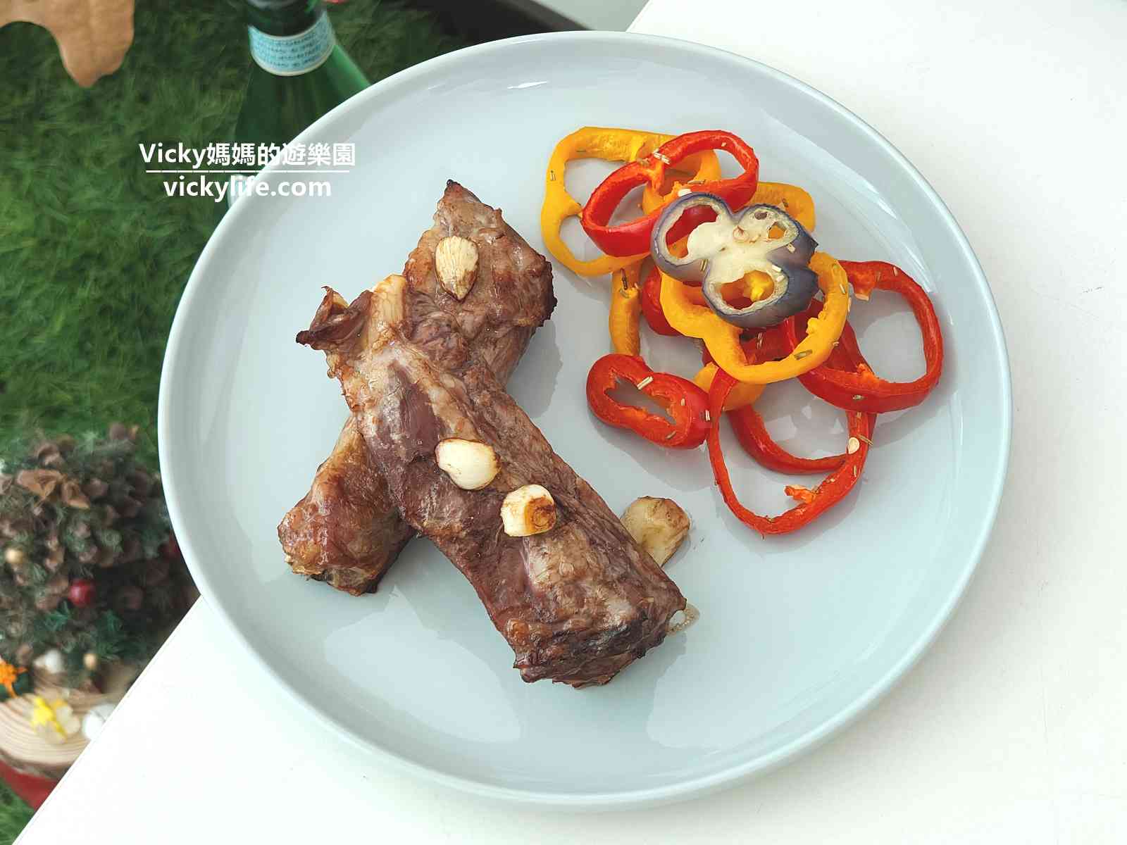 烤箱料理︱簡單美味蒜香豬肋排：只要3步驟，下飯的豬肋排就上桌，還可以烤彩椒做搭配喔