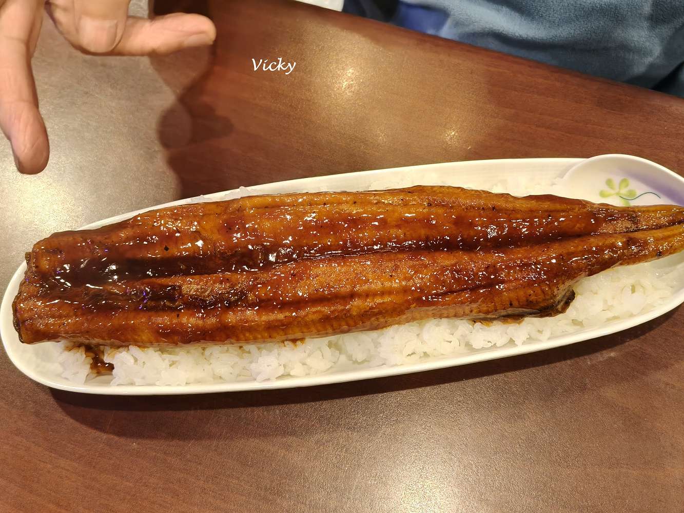 台南燒烤︱邊疆燒烤(菜單)：賞心悅目酒櫃，現點現烤燒物，還有舒服環境，吃燒烤就是要來邊疆