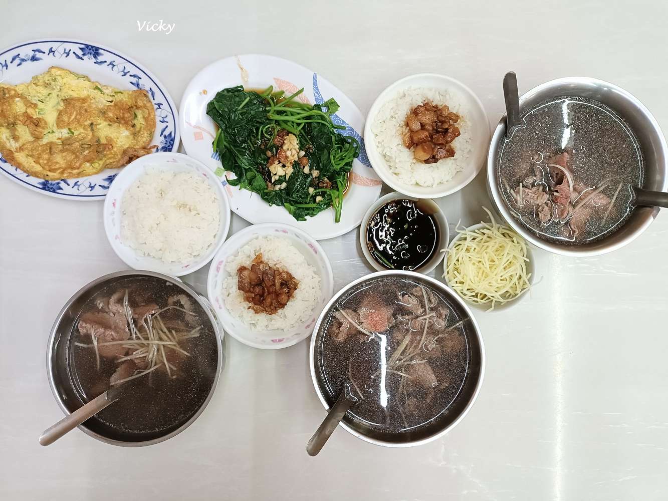 中華牛肉湯 菜單：台南永康區好喝牛肉湯，用餐環境優質，店家態度友善，店門口可停車