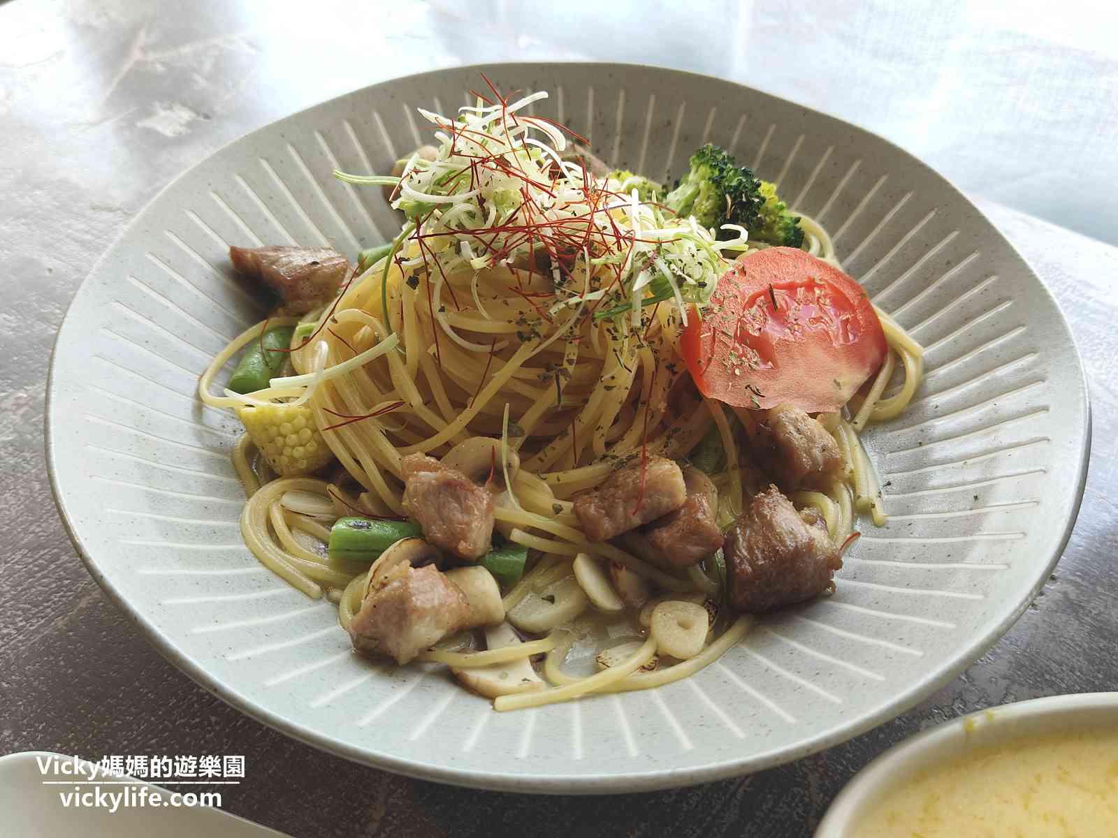 慶中街 油條飛了 早午餐：台南大學周邊 溫新鄉村風異國料理，義大利麵好好吃(菜單)