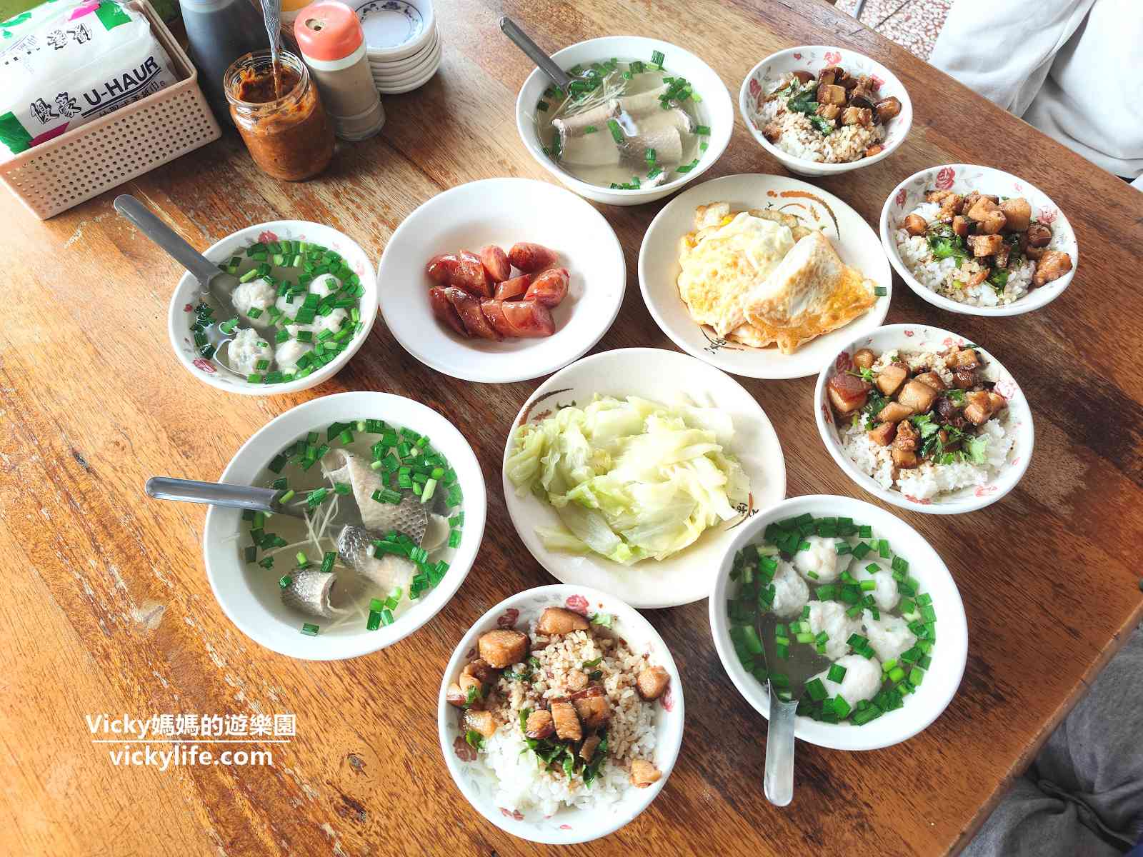 網站近期文章：台南早餐︱阿和肉燥飯 菜單：早上6點就開賣，營養豐富的早餐就是-油亮肉燥飯加新鮮魚皮湯