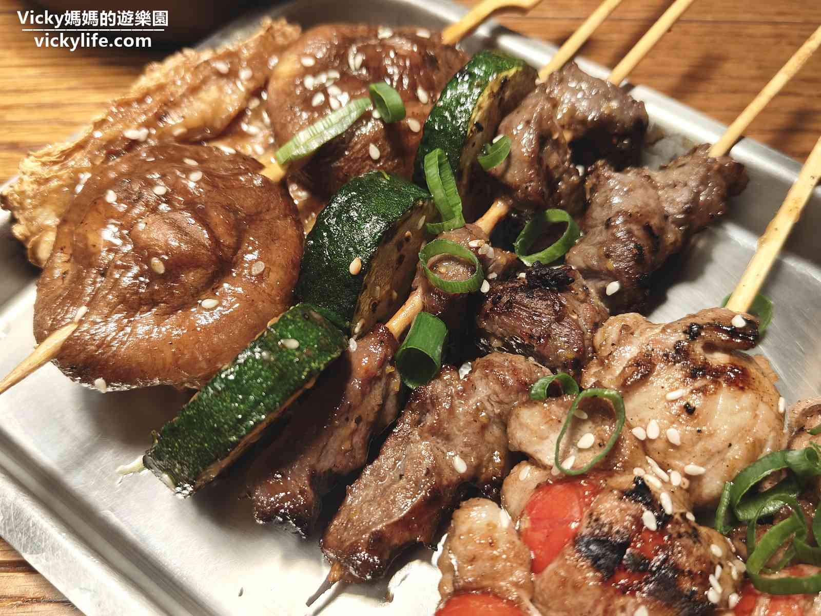 台南燒烤︱路邊烤肉：串燒種類多，用餐環境棒，建議先預約，附菜單